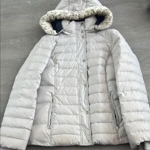 Women's Hooded Puffer Jacket - Cream